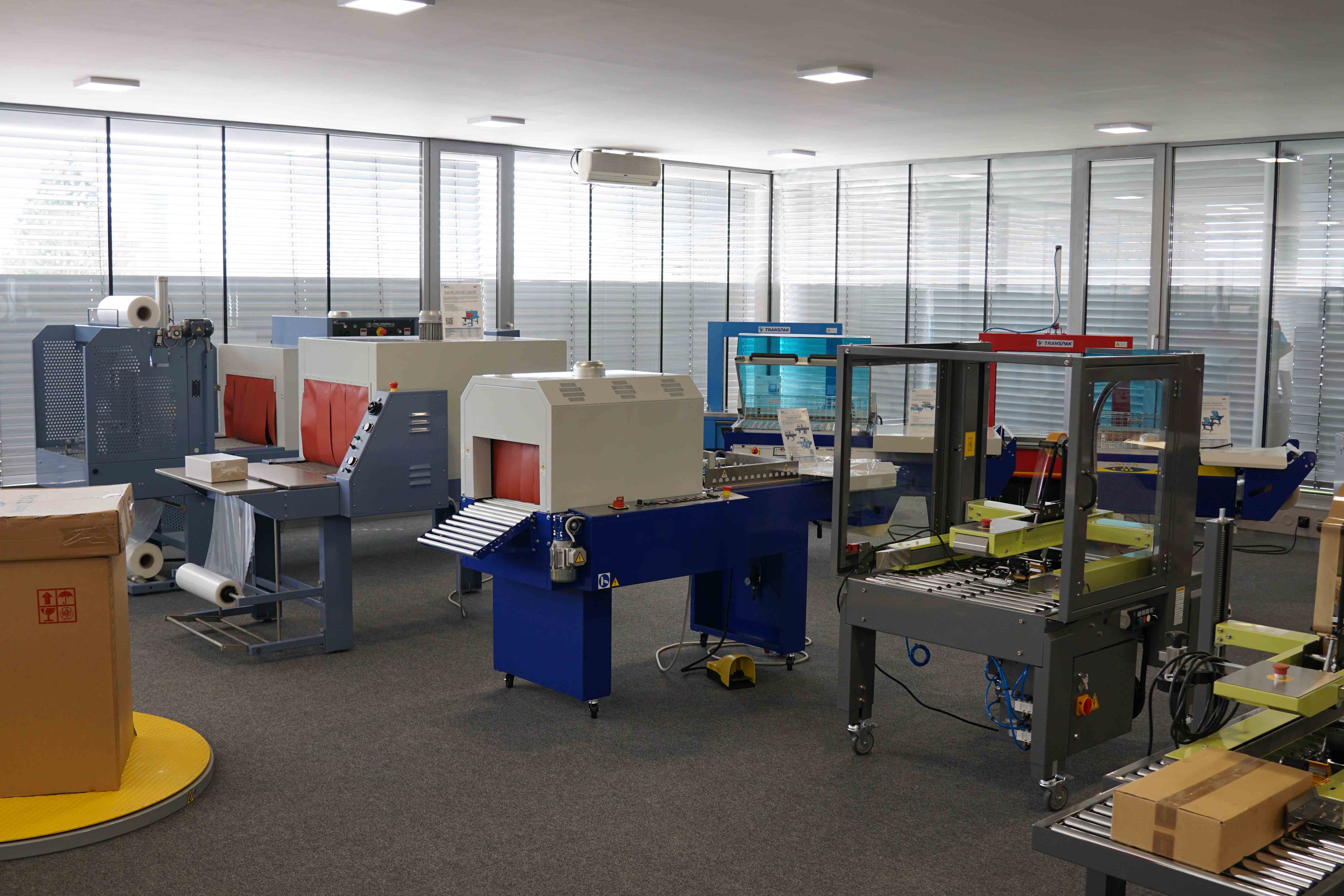 Showroom strojov